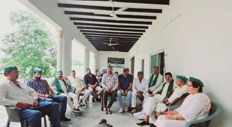 भ्रष्ट प्रशासनिक अधिकारियों को बचाना चाहता प्राधिकरण और प्रशासन