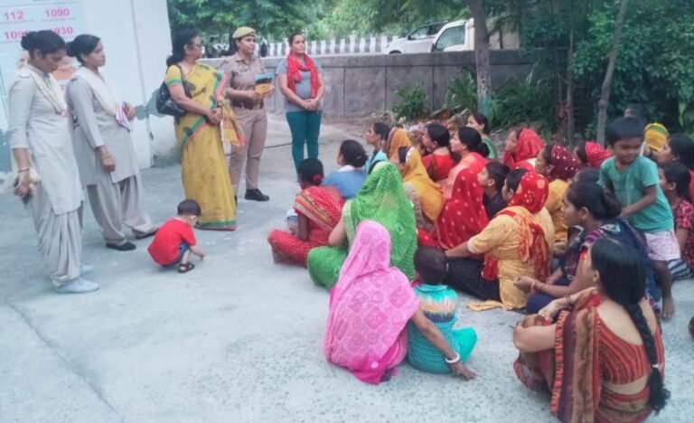 महिला सुरक्षा को लेकर चलाये जा रहे  “महिला सुरक्षा-हमारी जिम्मेदारी” एक जागरूकता अभियान