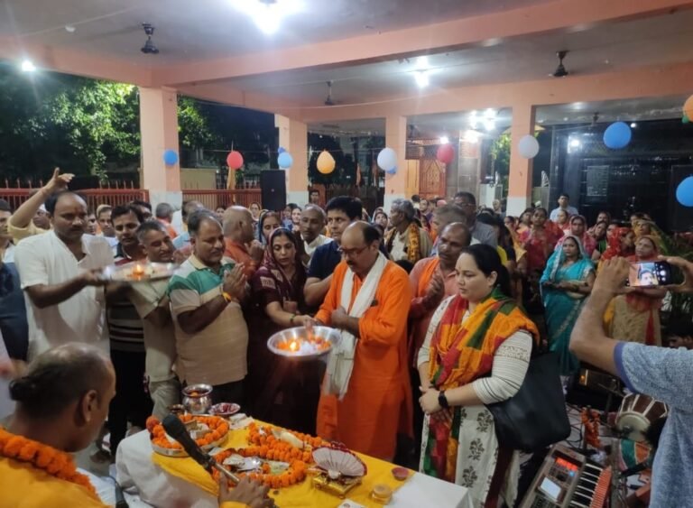 नोएडा महानगर के संयोजन में गौ कथा का आयोजन