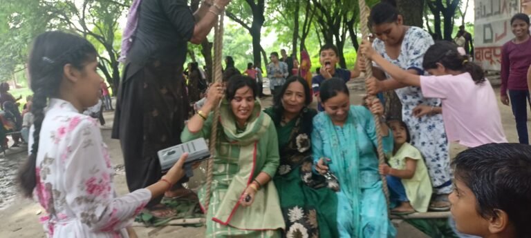 ग्रेटर नोएडा माता गुर्जरी पन्नाधाय ट्रस्ट टीम के द्वारा मनाया तीज का उत्सव