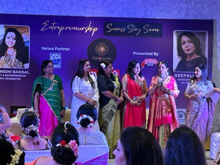 रंग साड़ी महोत्सव के जरिए दिया गया महिला सशक्तिकरण का संदेश