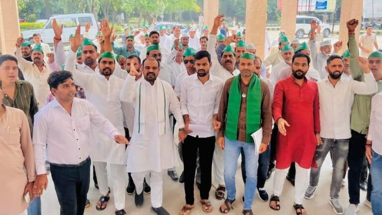 ग्वालियर में हुई पुलिस की कार्रवाई से आक्रोशित गुर्जर समाज ने सौपा ज्ञापन