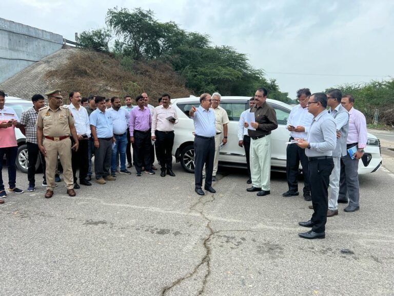 यमुना CEO ने क्षेत्र में दौरा कर संबंधित अधिकारियों को दिए निर्देश