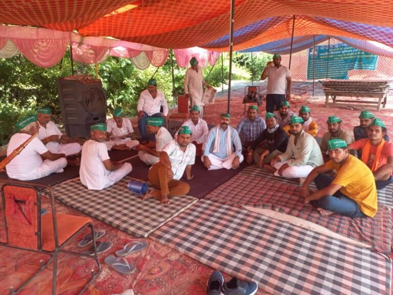 Angry farmers मुख्यमंत्री योगी आदित्यनाथ का घेराव करेंगें