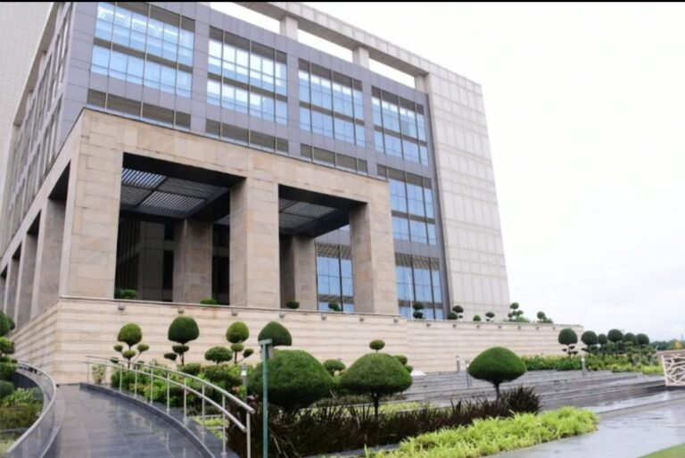 ग्रेनो प्राधिकरण की पहल पर तीन स्थानीय युवाओं को मिला रोजगार