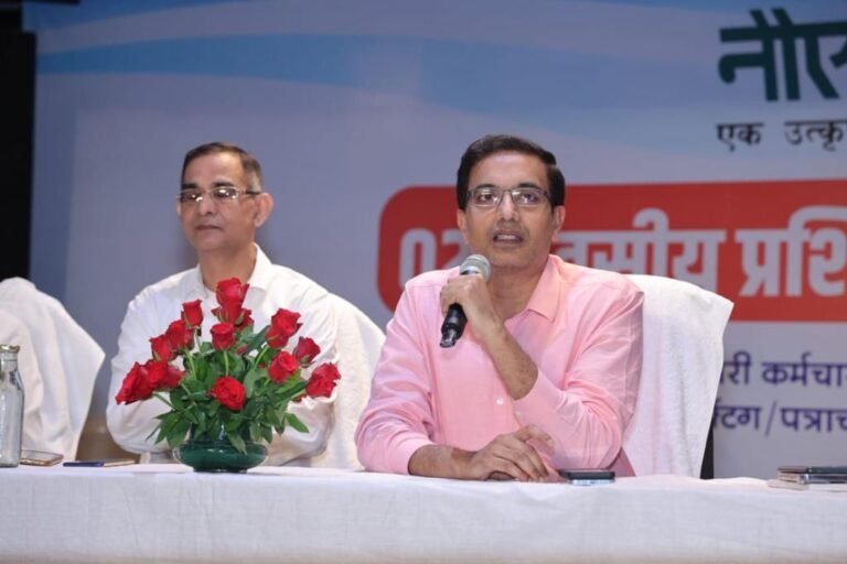 सीईओ नोएडा के निर्देश पर प्राधिकरण कर्मियों को व्यवहार सुधारने की ट्रेनिग