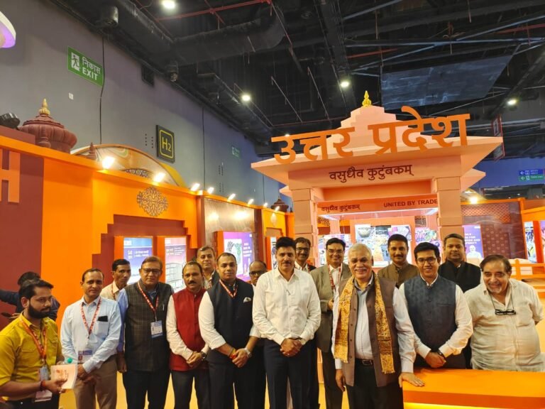 मुख्य सचिव ने ट्रेड फेयर में यूपी पवेलियन का किया शुभारंभ