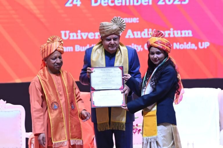 गौतम बुद्ध विश्वविद्यालय के दीक्षांत समारोह में बतौर मुख्य अतिथि शामिल हुए उपराष्ट्रपति