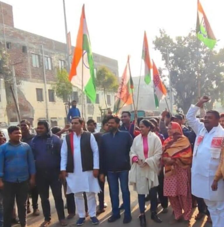 यूपी जोड़ो यात्रा में सैकड़ों कांग्रेस कार्यकर्ता शामिल