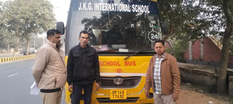 डीएम मनीष कुमार वर्मा के नेतृत्व में जनपद में 31 दिसंबर 2023 तक चल रहा है द्वितीय सड़क सुरक्षा पखवाड़ा।