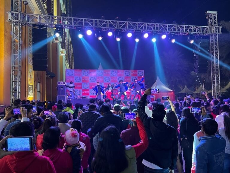 स्पेक्ट्रम मेट्रो मॉल में सूफी गायक ने म्यूजिकल नाइट में बांधा समां, जमकर झूमे दर्शक