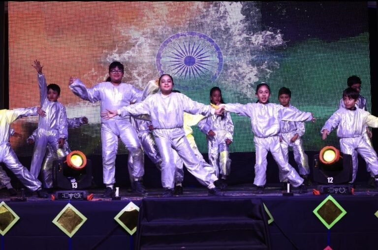 एस के एस वर्ल्ड स्कूल में  वार्षिकोत्सव की धूम