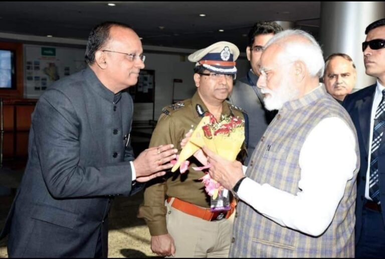 अपने विचारों से जनता का विश्वास जीत रहे पूर्व जिलाधिकारी बीएन सिंह