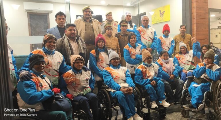 भारतीय महिला व्हीलचेयर बास्केटबॉल टीम की सारथी बनीं नोएडा पुलिस