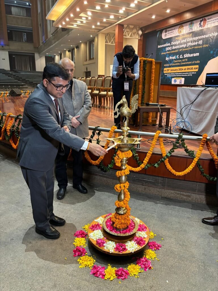 फेलिक्स हॉस्पिटल के चेयरमैन डॉ डीके गुप्ता ने किया इनोवेशन डिजाइन एंड एंटरप्रेन्योरशिप के  कार्यक्रम का उद्घाटन