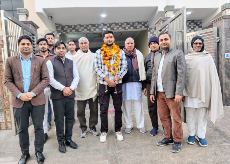 किसान संघर्ष मोर्चा ने डिप्टी जेलर बनने पर अंकित बैसला को किया किया सम्मानित