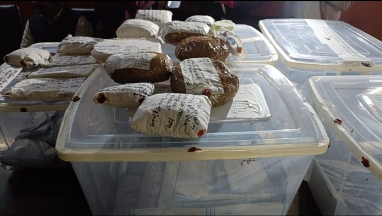 नशीले पदार्थ बेचने वाले एमिटी यूनिवर्सिटी के छात्र समेत 5 लोग गिरफ्तार