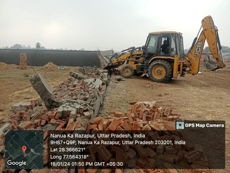 ग्रेटर नोएडा प्राधिकरण ने ननवा का राजपुर में अवैध निर्माण को ढहाया