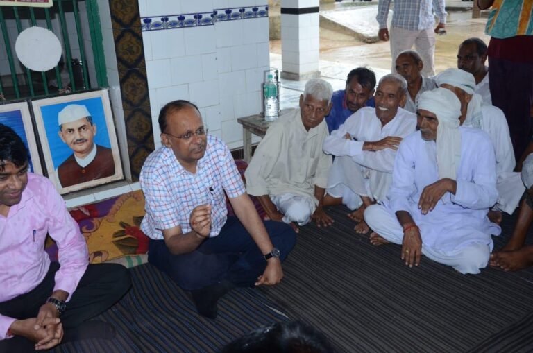 किसानों का दुख दर्द समझने वाले जनप्रतिनिधि की तलाश