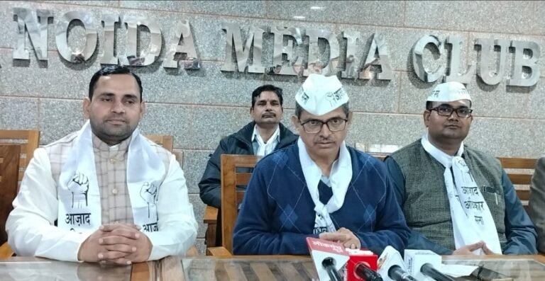 पूर्व आईपीएस अमिताभ ठाकुर ने लगाए सांसद पर गंभीर आरोप