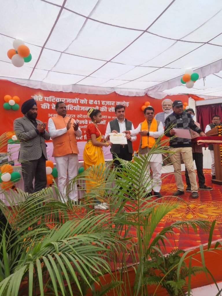 आज रेलवे ऊंची ऊंचाइयों को छू रहा : अमित चौधरी