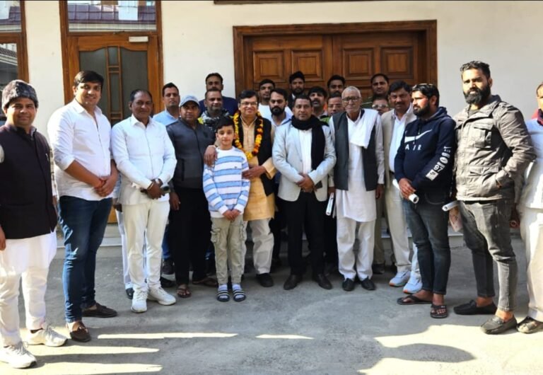 “गाँव चलो अभियान” के तहत  ग्रामीणों को प्रधानमंत्री की योजनाओं कार्यों से अवगत कराया