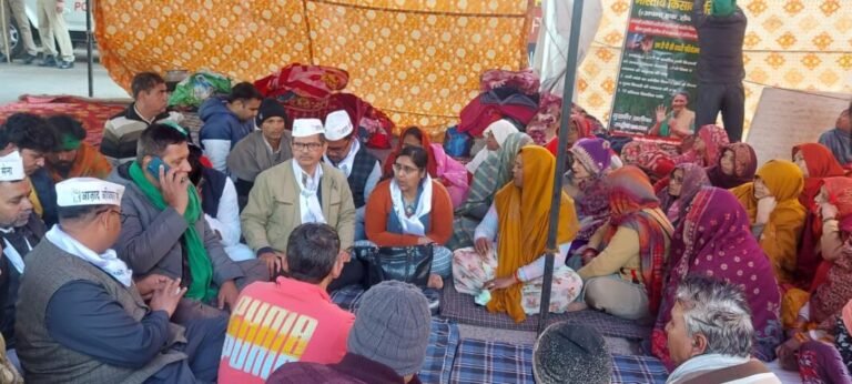 किसानों को मिला पूर्व आईपीएस का समर्थन