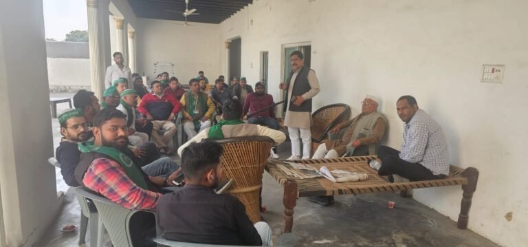 नोएडा प्राधिकरण के खिलाफ बडे स्तर पर आन्दोलन करने की   रुप रेखा तैयार