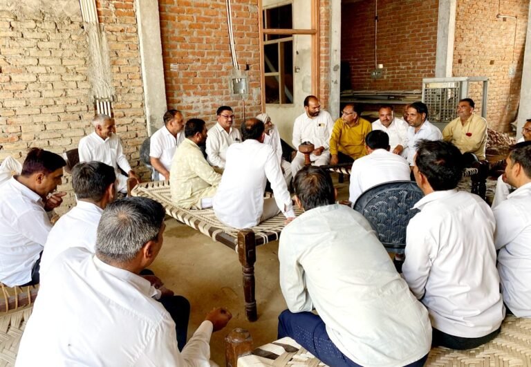  चैनपाल प्रधान Vijaypal Mukhiya ने की गांव के लोगों से vote करने की अपील