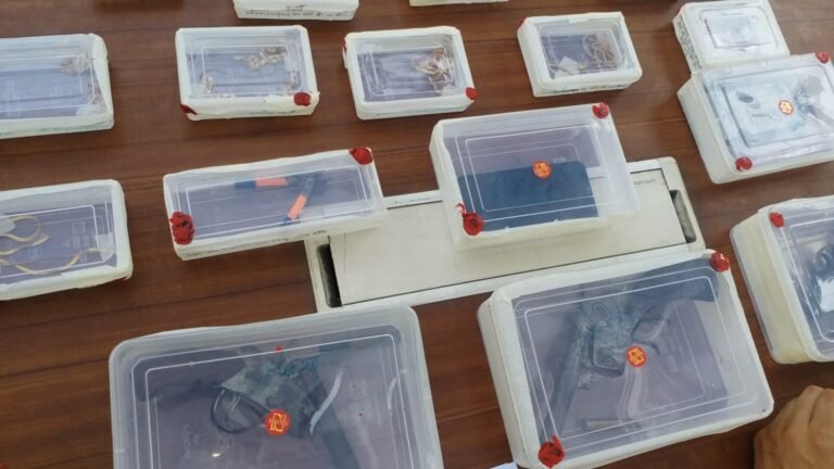 नोएडा में बावरिया गिरोह के 3-Chain snatcher गिरफ्तार, कब्जे से लूटी गई 10 लाख रू की चेन