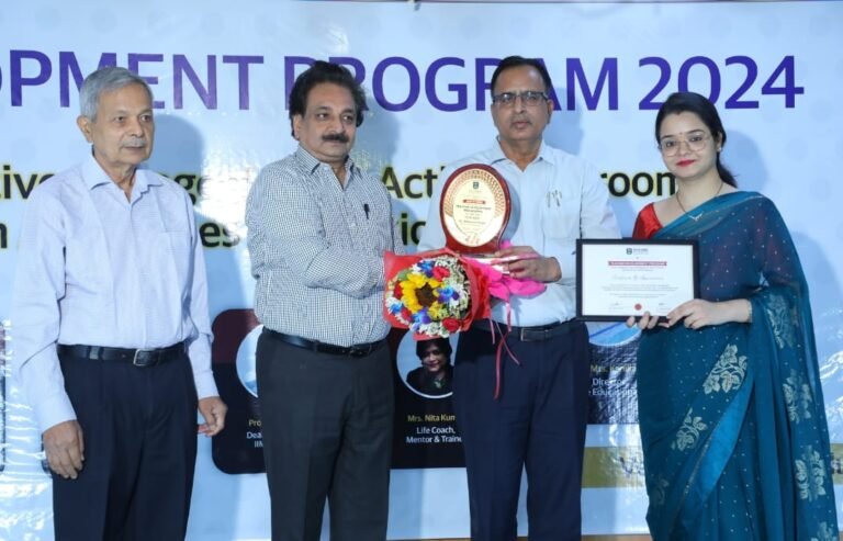 Noida Sec 62 स्थित Aviar Educational Hub डिग्री कॉलेज में टीचर डेवलपमेंट प्रोग्राम का आयोजन