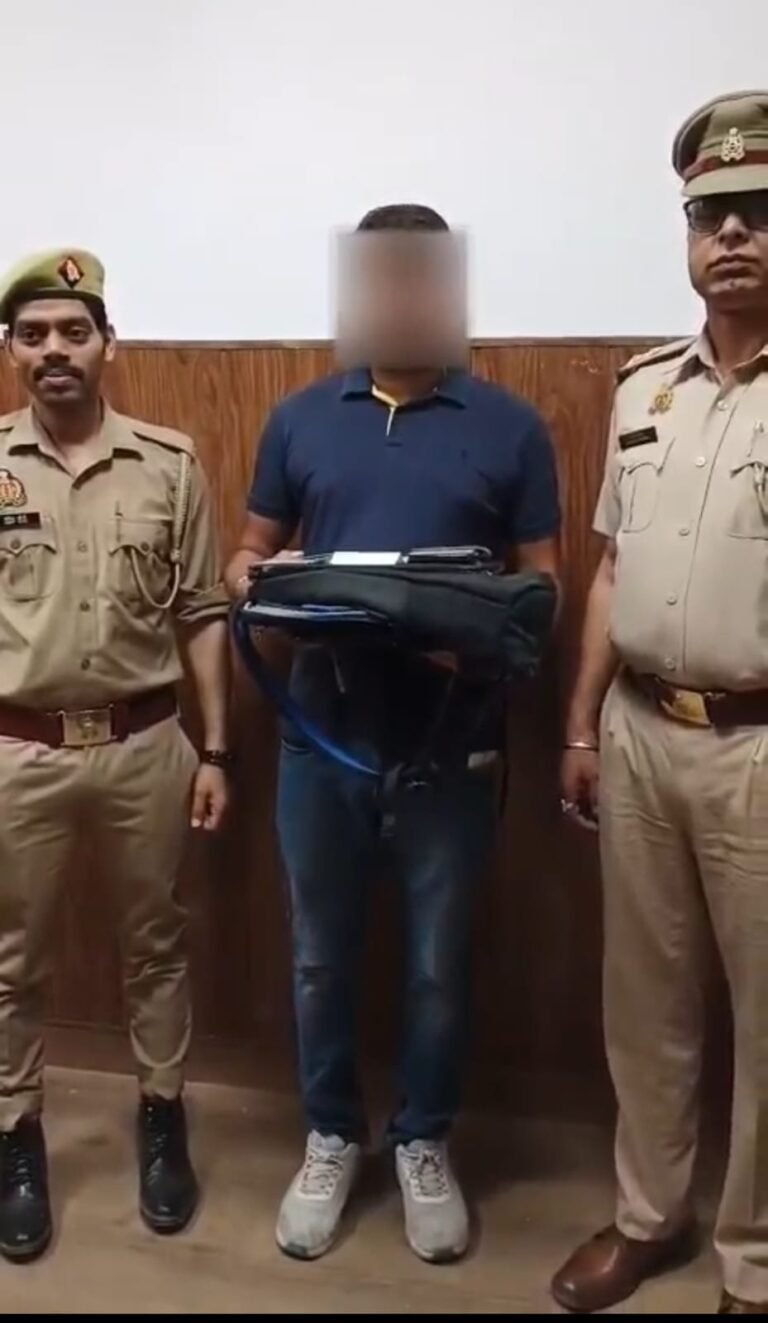 Thana Expressway पुलिस द्वारा मात्र 03 घण्टे के अन्तराल में एक व्यक्ति का गुम हुआ Bag ढूॅढकर लौटाया