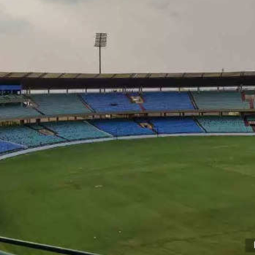 Noida Cricket Stadium में चल रही Shooting में हुआ हंगामा