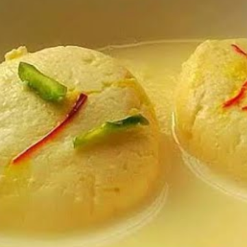 Haldiram की Rasmalai में  बदबू