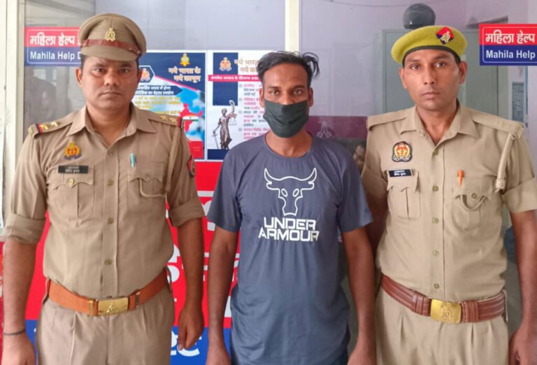 संगीत सीखने के नाम पर बच्ची को   porn film देखता था music teacher