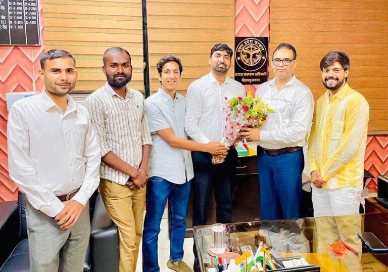 युवा शक्ति ने किया समाज कल्याण अधिकारी Shailendra Bahadur Singh को सम्मानित