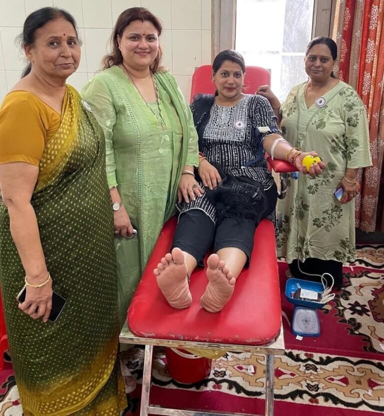 Blood donation camp का आयोजन