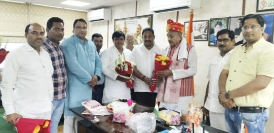 धूमधाम से मनाया राज्यसभा MP Pramod Tiwari का जन्मदिन