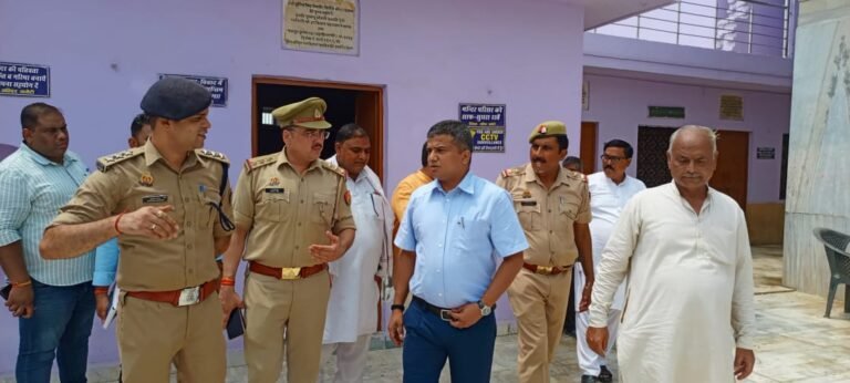 DM Manish kumar verma वर्मा Kavar Yatra मार्गो एवं मंदिर परिसरों का निरीक्षण कर व्यवस्थाओं का जायजा लिया