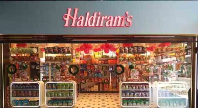 Haldiram की Rasmalai में आयी बदबू,शिकायत पर खाद्य विभाग ने सैंपल कलेक्ट किए