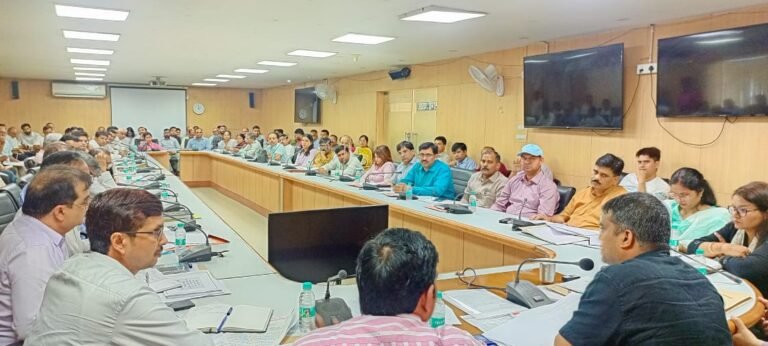 land mafia के विरुद्ध की जाए सख्त कार्रवाई