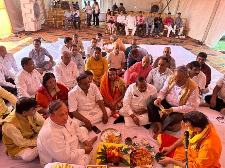 Noida Ramlila Committee रामलीला मैदान में भूमिपूजन कर श्रीरामलीला मंचन की तैयारियों का श्रीगणेश