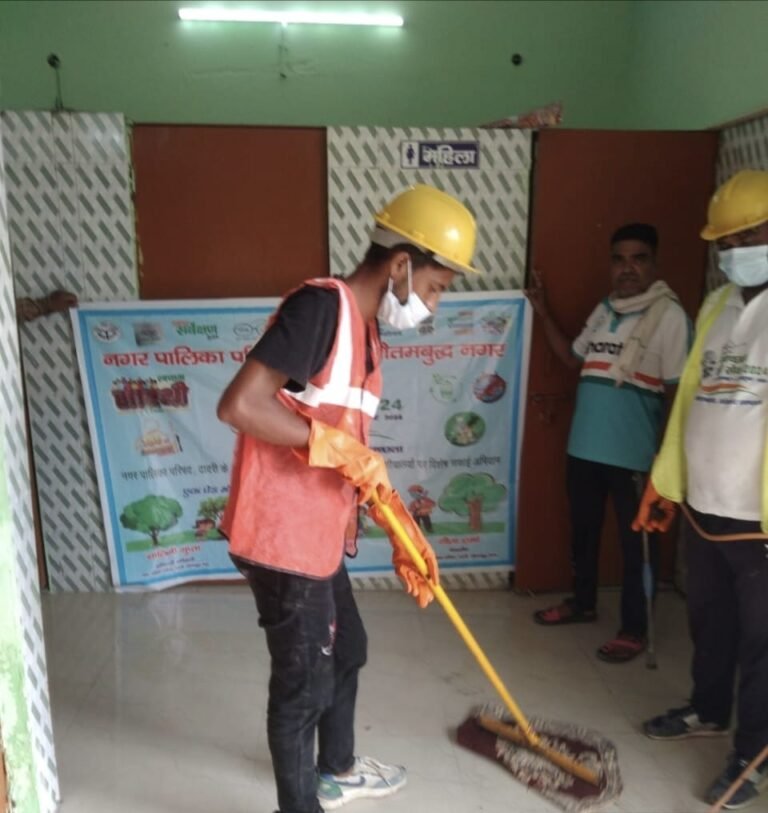 Municipal Council Dadri सामुदायिक और सार्वजनिक शौचालयों का स्वच्छ होना अति आवश्यक : शालिनी गुप्ता