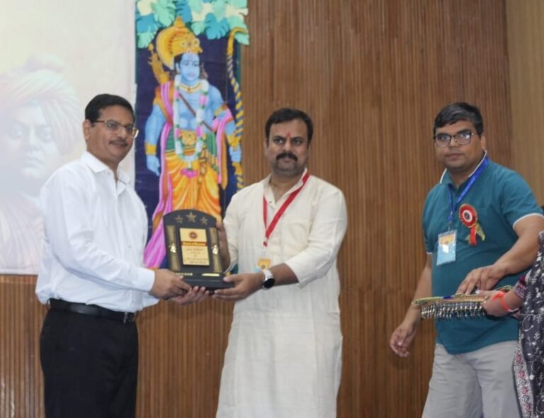 Noida में विद्या भारती पूर्व छात्र परिषद एन.सी.आर सम्मेलन (स्पंदन) का आयोजन किया गया