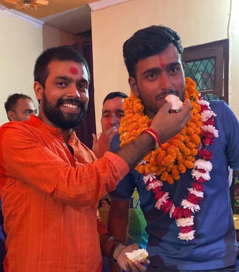 Noida छलेरा निवासी Priyanshu Sharma का चयन दिल्ली की अंडर-19 टीम के लिए हुआ है।