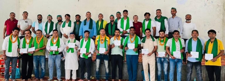 महापंचायत सफल बनाने के लिए निठारी में भारतीय किसान यूनियन की हुयी बैठक