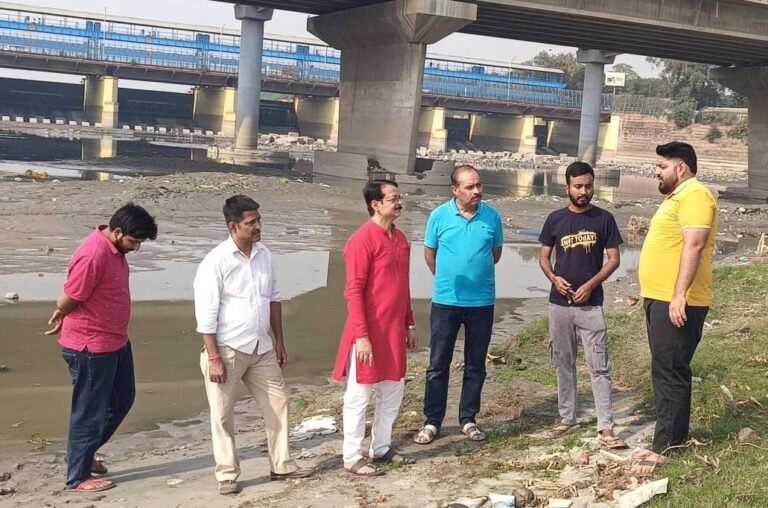 Noida छठ पूजा के लिए यमुना घाट का  जायज़ा लिया