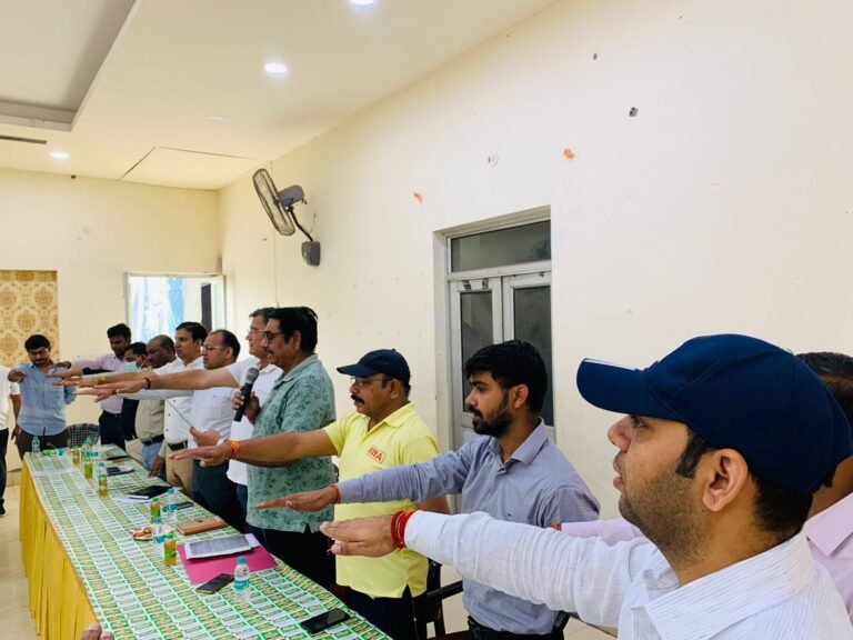 Noida को स्वच्छ बनाने की ली शपथ सेक्टर-34 में सफाईगिरी अभियान