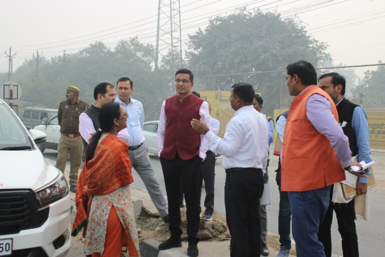 “New Noida” के लिए सीईओ ने किए कई गाँवों का दौरा