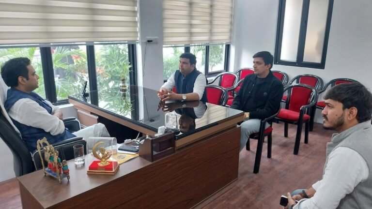 Noida: विधायक और सामाजिक संगठन की पहल पर Noida बनेगा और  बेहतर